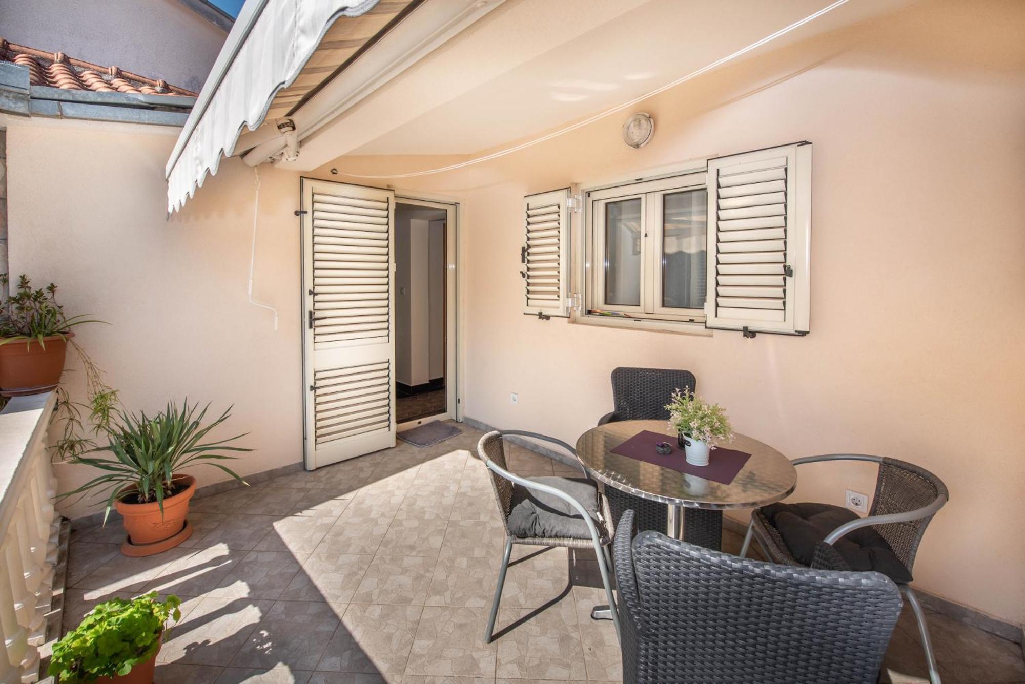 S&P City Center Apartments Котор Екстериор снимка