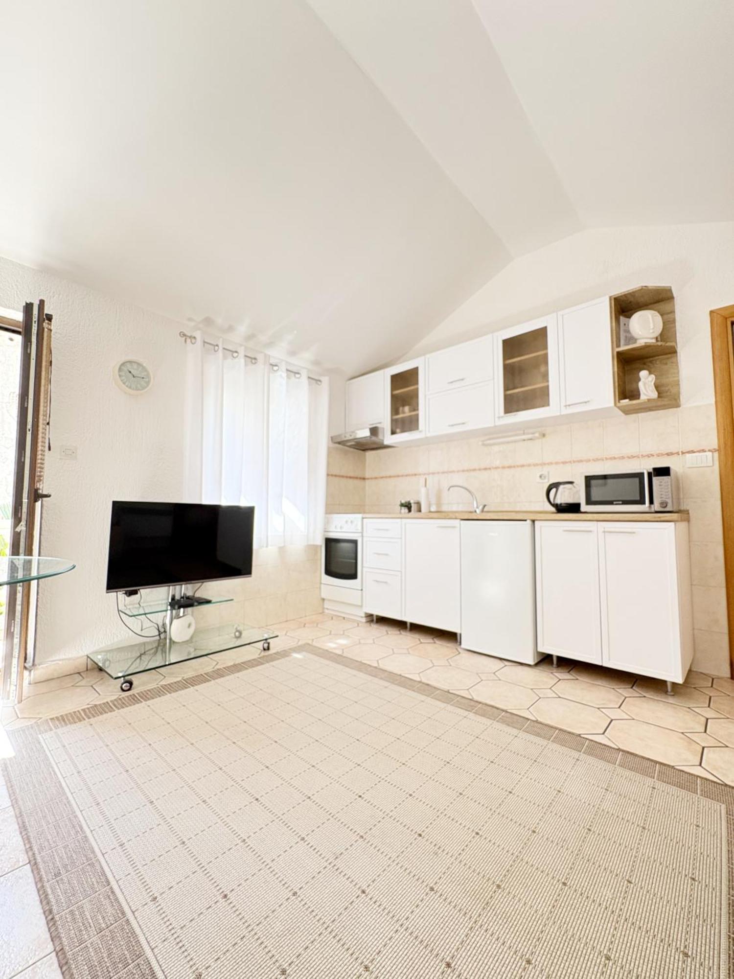 S&P City Center Apartments Котор Екстериор снимка
