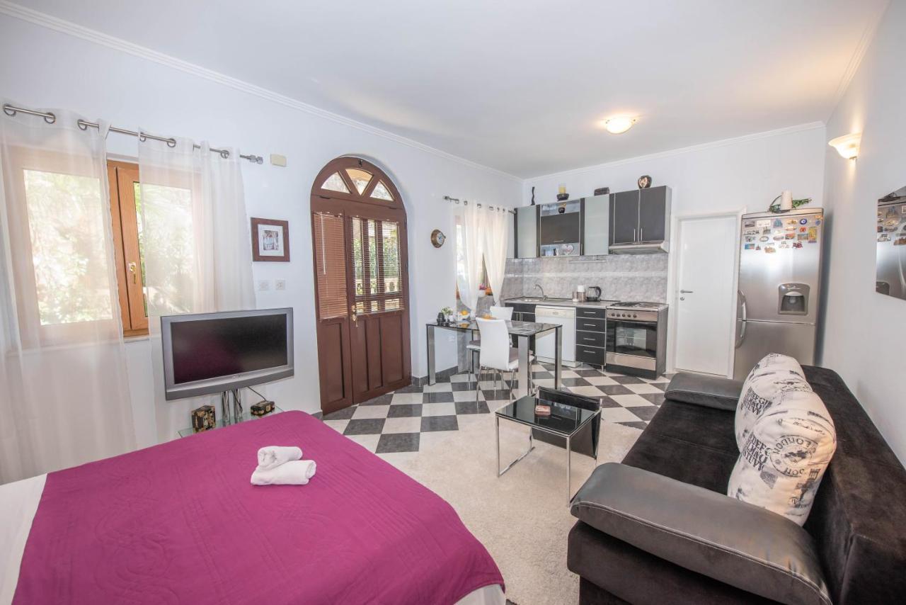 S&P City Center Apartments Котор Екстериор снимка